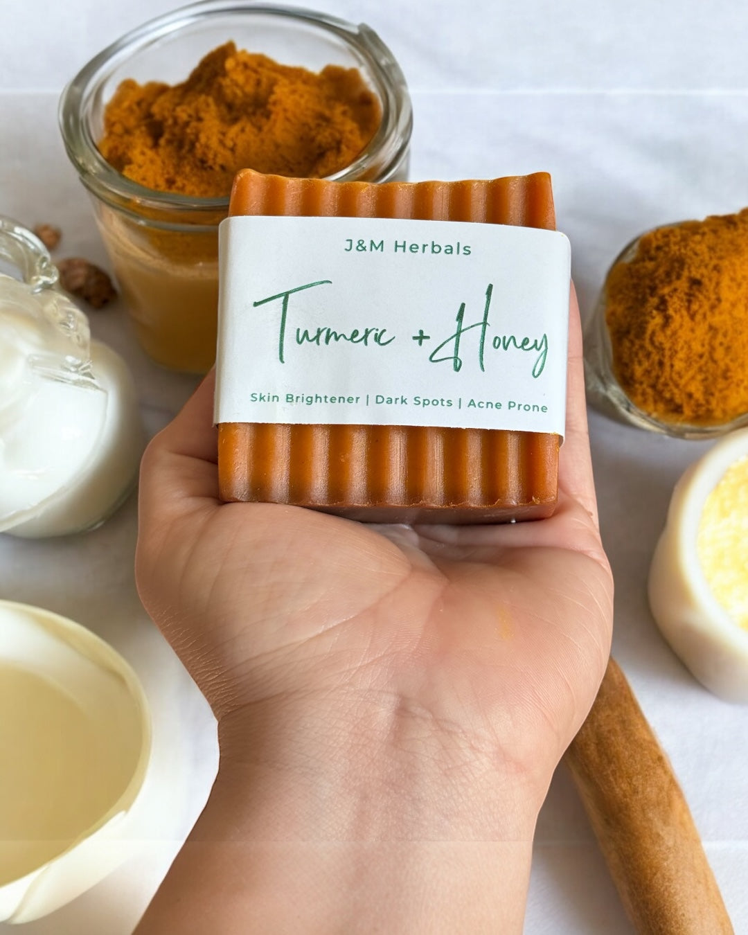 Turmeric + Manuka Honey| Dark spots | Skin Brightener| Radiant Glow | Blemishes |